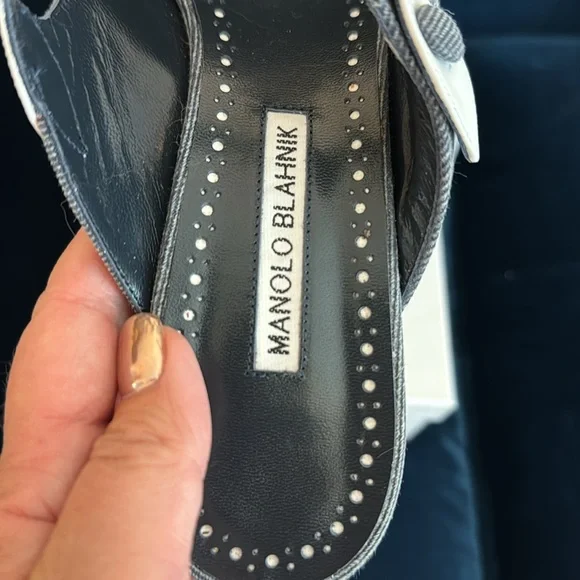 Manolo Blahnik Denim heeled mule. EUC- comes with box & 2 dust bags. - Picture 4 of 6